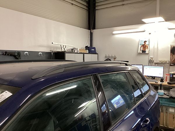Roof shackle SKODA FABIA III Estate (NJ5)