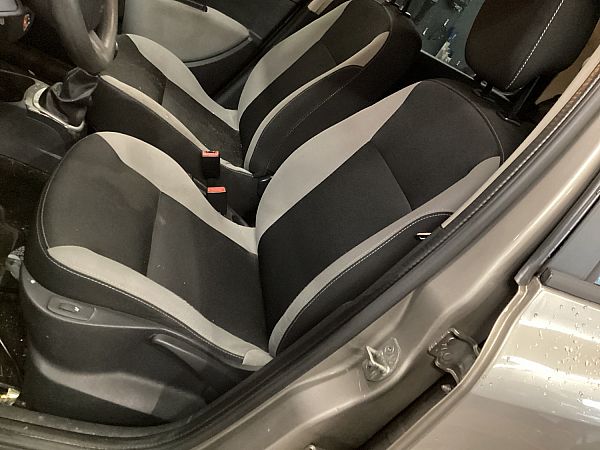 Front seats - 4 doors RENAULT CLIO III Grandtour (KR0/1_)