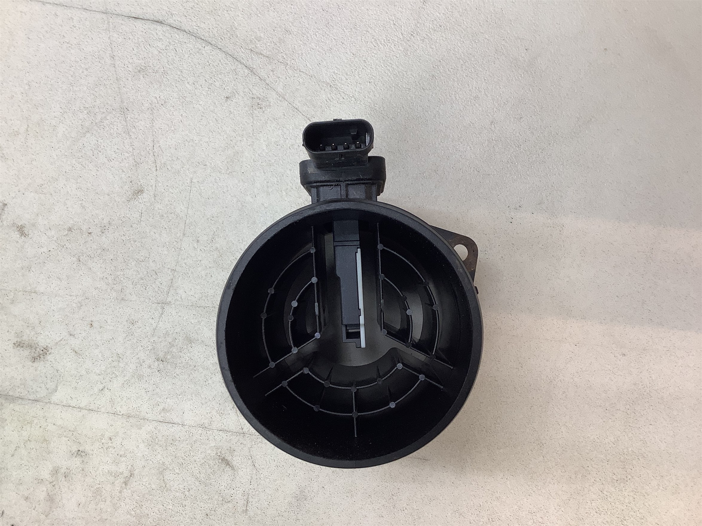 thumbnail image 2 of Genuine Mercedes Sprinter W906 OM651 Diesel Air Flow Mass Meter Sensor - A6519050500 (Used) 2 of 4