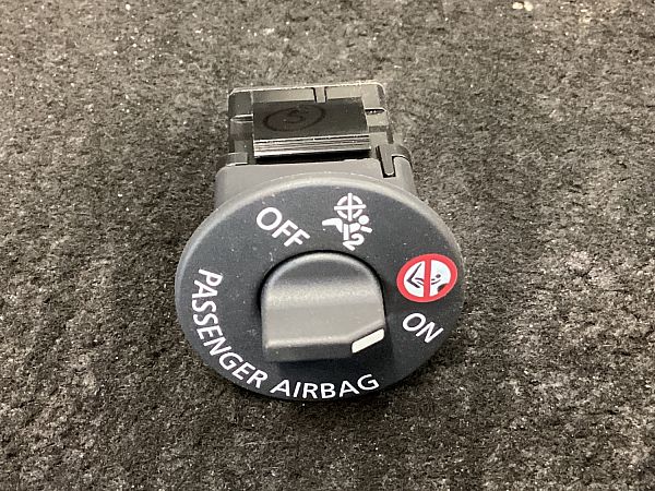 Airbag relæ RENAULT MEGANE IV Grandtour (K9A/M/N_)