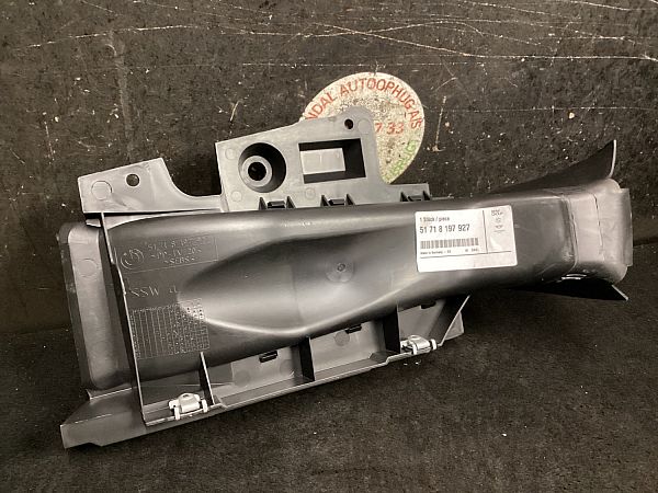 Brake cooling air duct