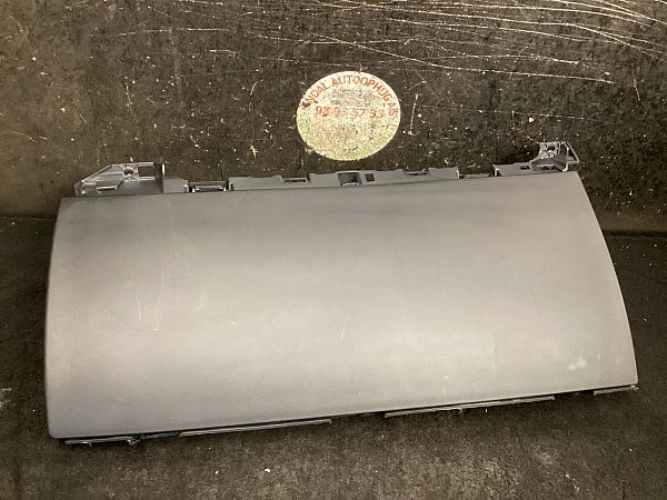 Handskerum TESLA MODEL 3 (5YJ3)