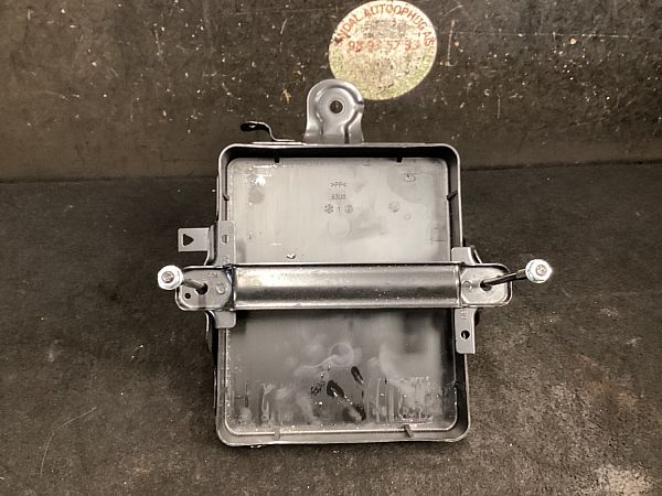 Accubak SUZUKI VITARA (LY)