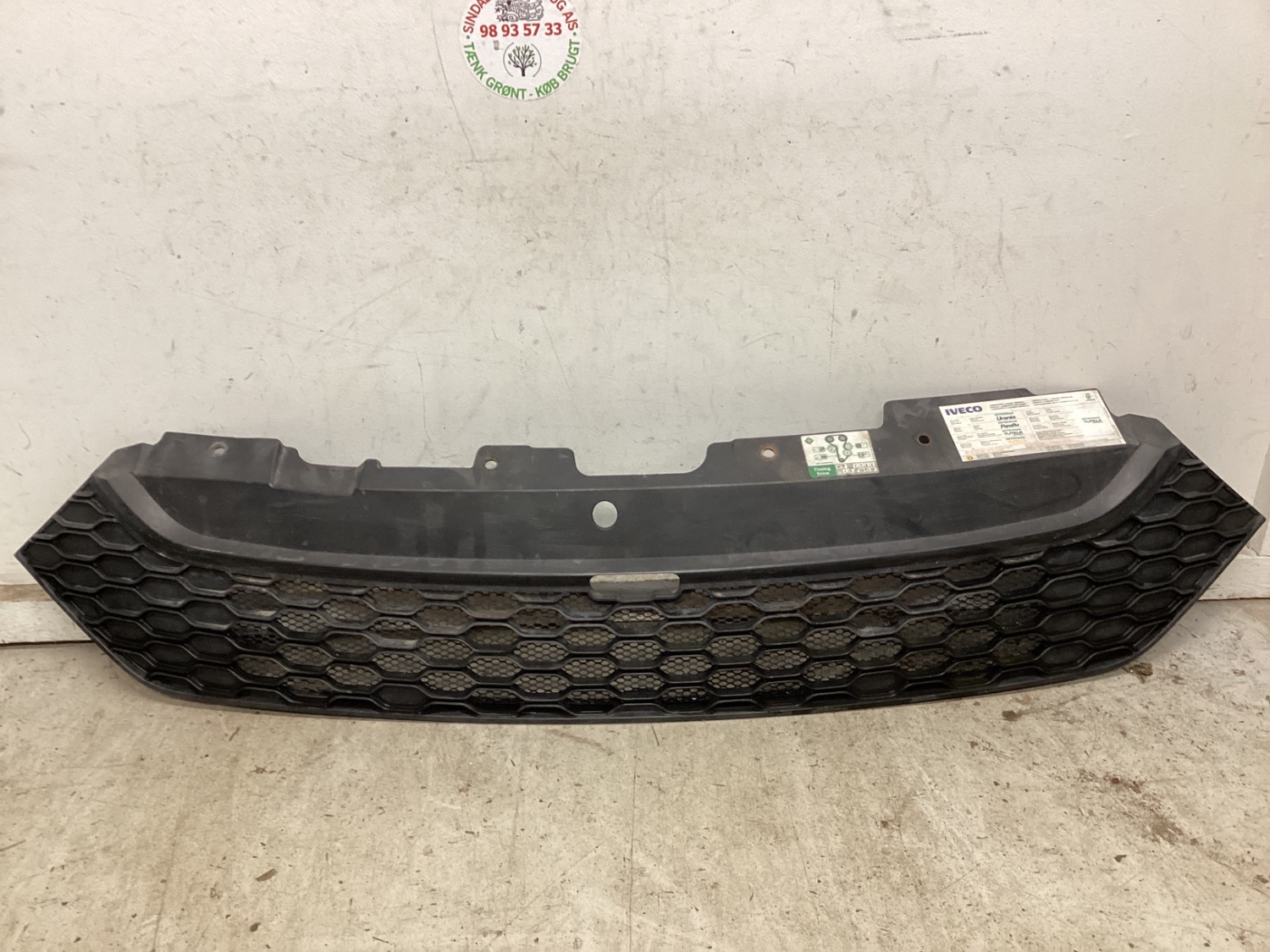 Iveco Daily 1st gen Grille calandre supérieure de pare-chocs avant, 105,88