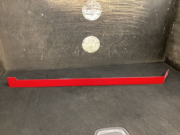 Sliding door rail trim
