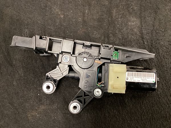 Seatbelt adjustment motor