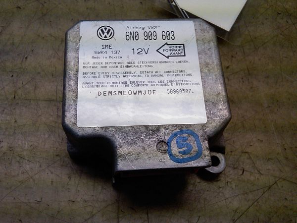 Airbag Boitier commande VW POLO CLASSIC (6V2)