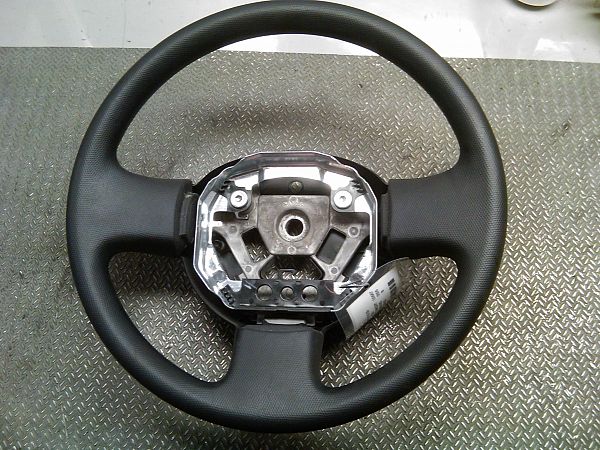 Stuurwiel – de airbag is niet inbegrepen NISSAN MICRA III (K12)