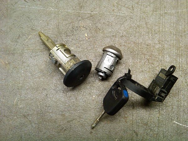 Lock cylinder FORD TRANSIT CONNECT (P65_, P70_, P80_)