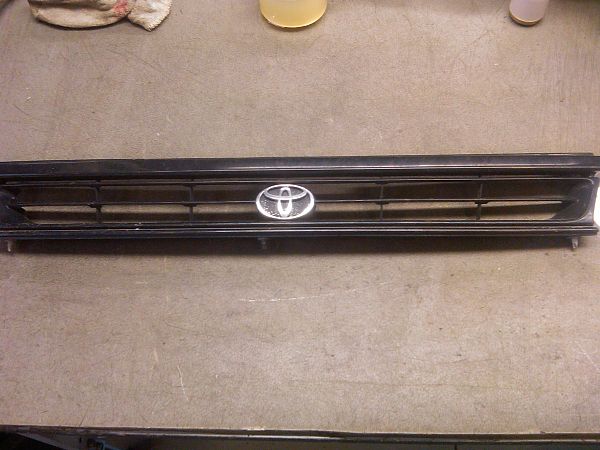 Kühlergrill TOYOTA STARLET (_P8_)