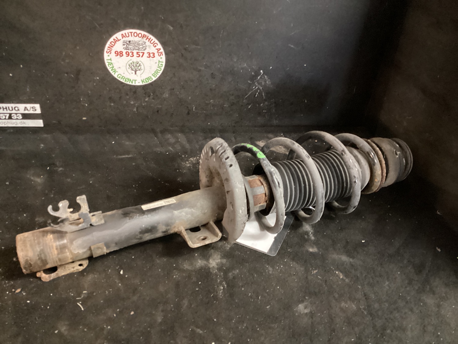 6R0-413-031-AJ : Fjederben for og Støddæmper - for - Autoparts24