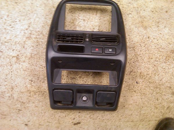 Radio frontplate NISSAN PICK UP (D22)
