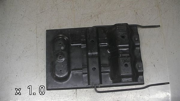 Battery casing SUZUKI GRAND VITARA II (JT, TE, TD)