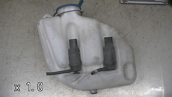 moteur et réservoir d'eau essuie glace MERCEDES-BENZ VITO / MIXTO Box (W639)