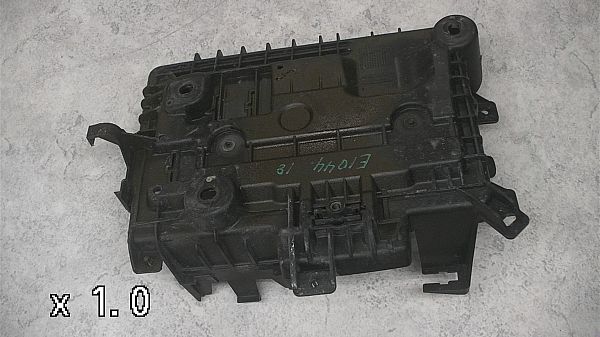 Battery casing OPEL CORSA D (S07)