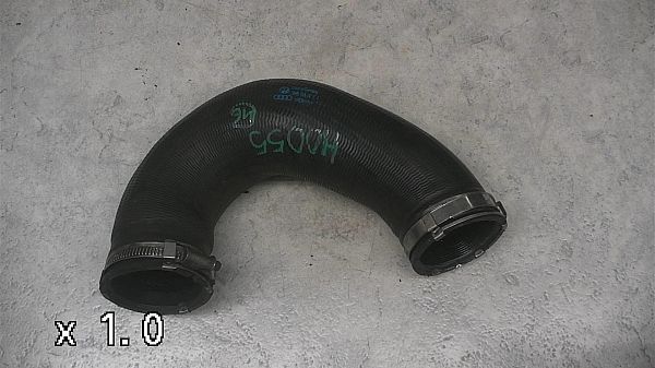 turbo / Intercooler hose / pipe AUDI Q7 (4LB)