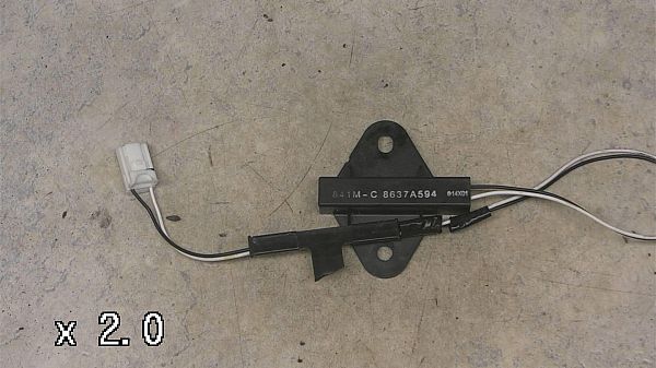 Stereo antenne radio/tv MITSUBISHI MIRAGE / SPACE STAR Hatchback (A0_A)