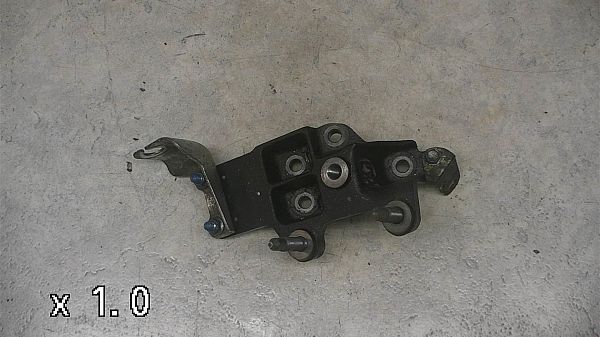 Gear-box mounting MITSUBISHI MIRAGE / SPACE STAR Hatchback (A0_A)
