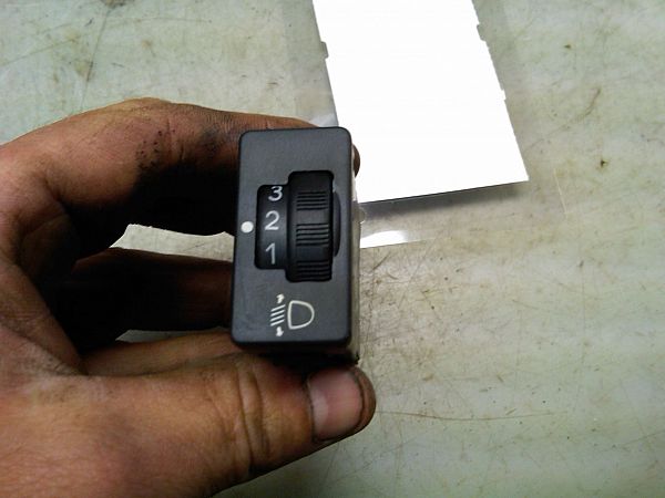 Kontakt - lygtejustering PEUGEOT 107 (PM_, PN_)