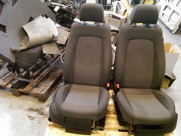 Front seats - 4 doors SEAT ALTEA (5P1)