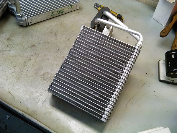 Radiator - air internal OPEL VIVARO A Box (X83)