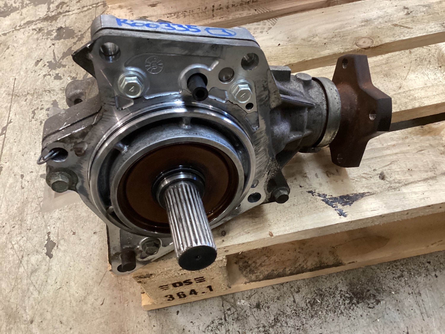 Nissan QASHQAI II SUV (J11, J11_) Transfer - gear-box 33100BB60A