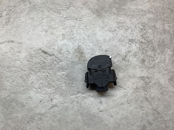Kontakt - rudehejs FORD FOCUS III Turnier