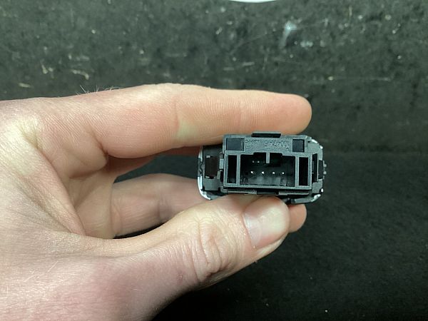 Start- und Stopkontakt VOLVO V60 I (155, 157)
