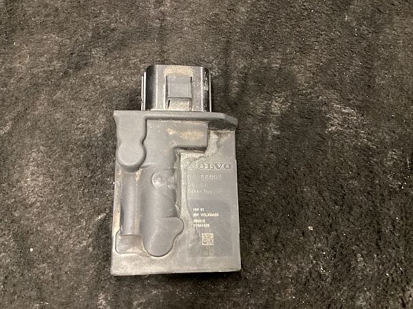 31355909 : Styrboks diverse og Relæ - injection - Autoparts24