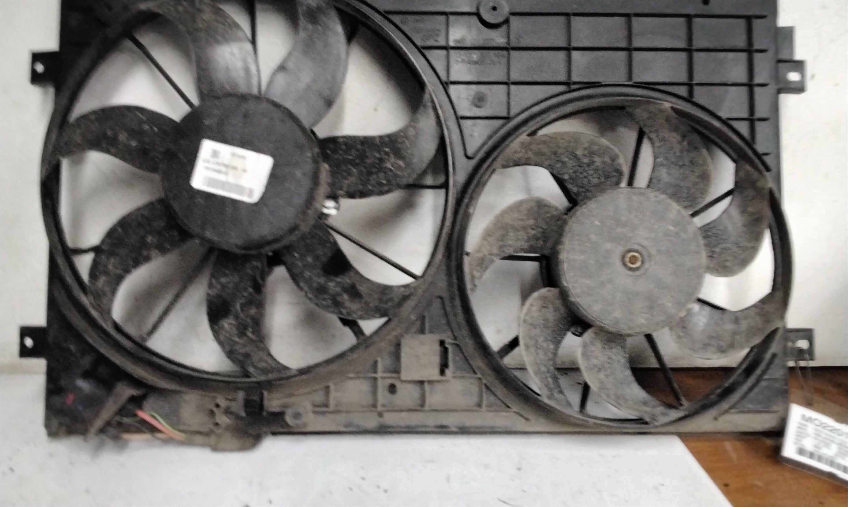 1K0121207 : Kühlerzage und Kühlergebläse elektrisch - Autoparts24