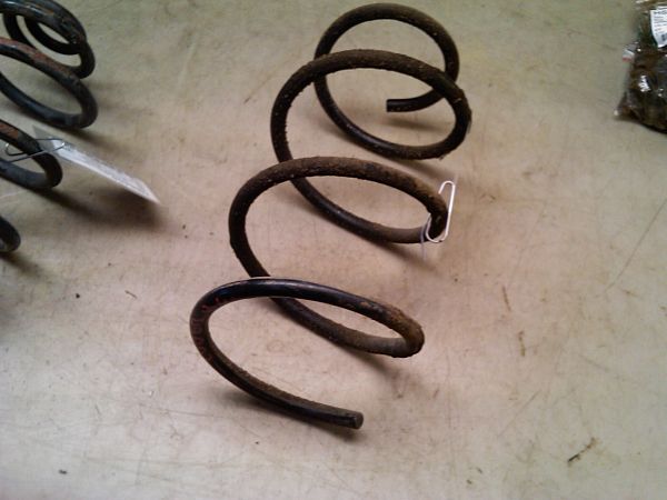Front spring - coil right TOYOTA AVENSIS (_T25_)