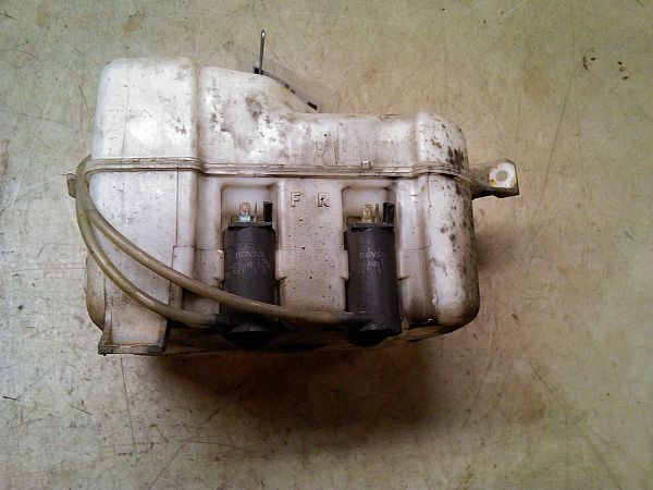 moteur et réservoir d'eau essuie glace SUZUKI GRAND VITARA I (FT, HT)
