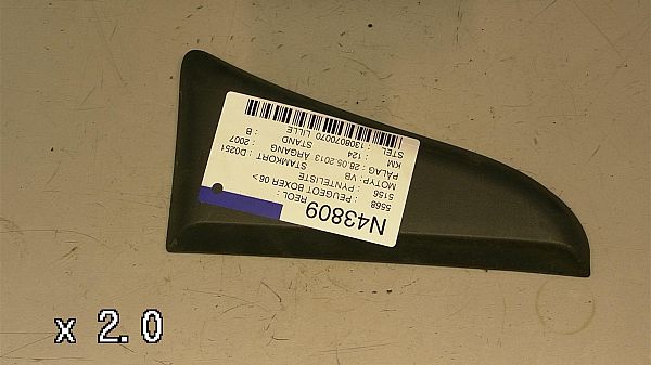 Rear fender trim