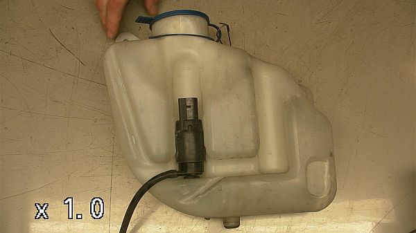 moteur et réservoir d'eau essuie glace MERCEDES-BENZ VITO / MIXTO Box (W639)