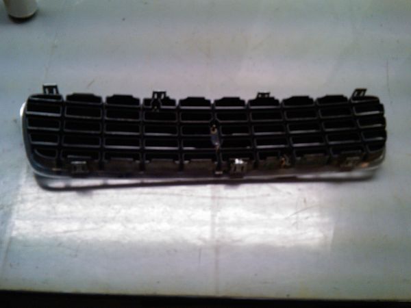 Front grid VOLVO S60 I (384)