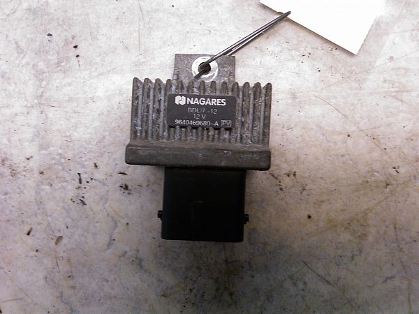 Relay - radiator fan OPEL MOVANO Box (X70)