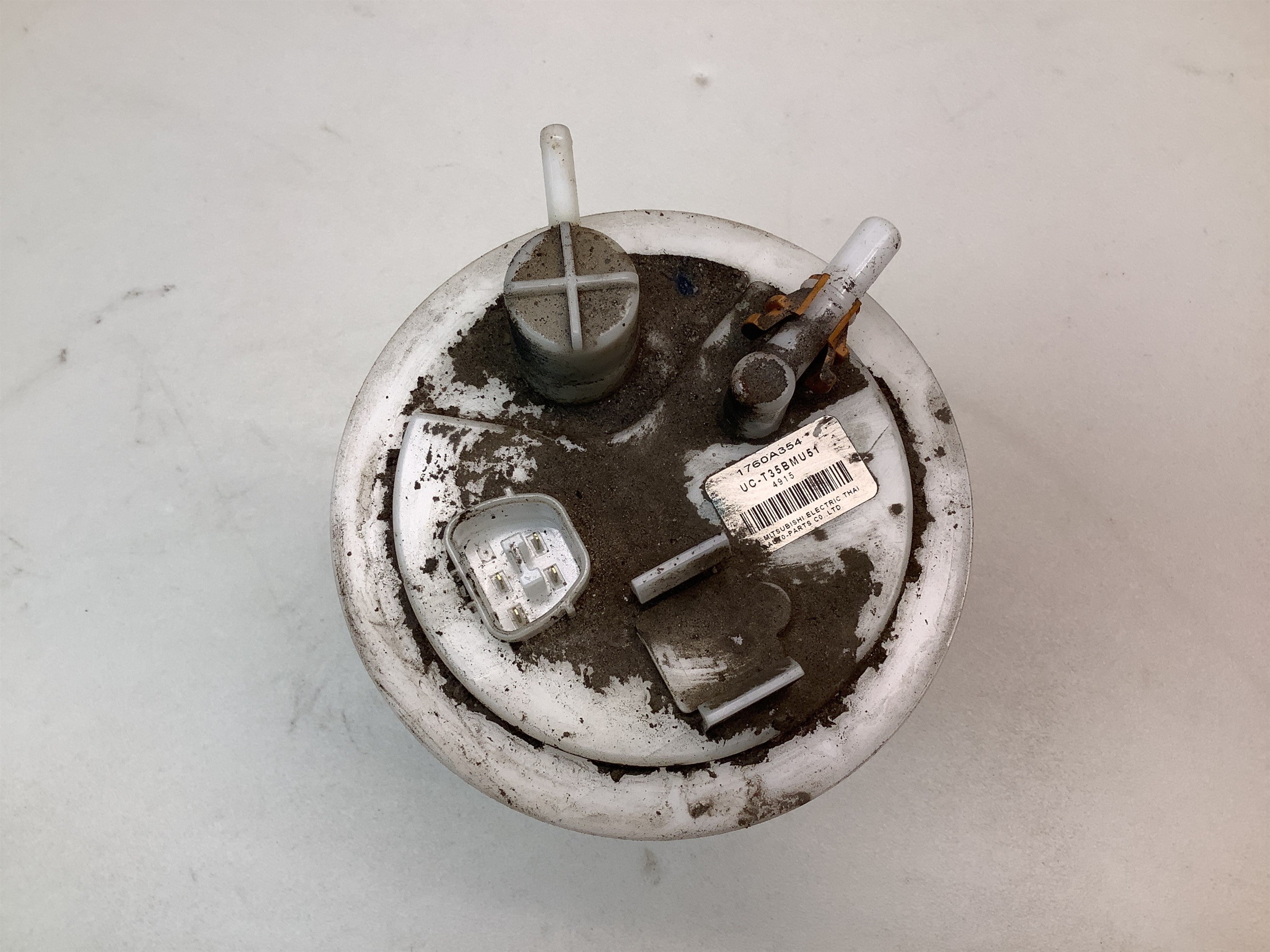 Mitsubishi MIRAGE / SPACE STAR Hatchback (A0_A) Fuel pump