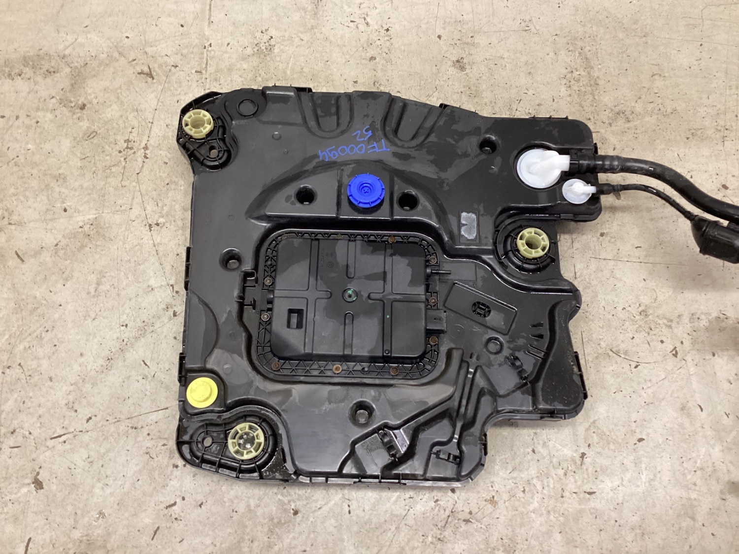 Citron C4 CACTUS Adblue container 98 272 162 80 - Autoparts24