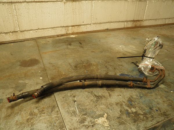 Oil radiator - hoses TOYOTA CARINA E (_T19_)