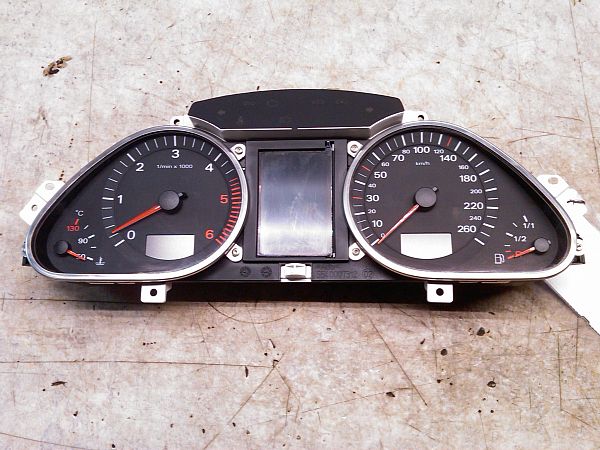 Instrumentbræt AUDI A6 (4F2, C6)