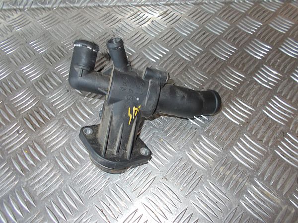 Thermostat housing