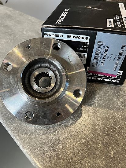 Front hub