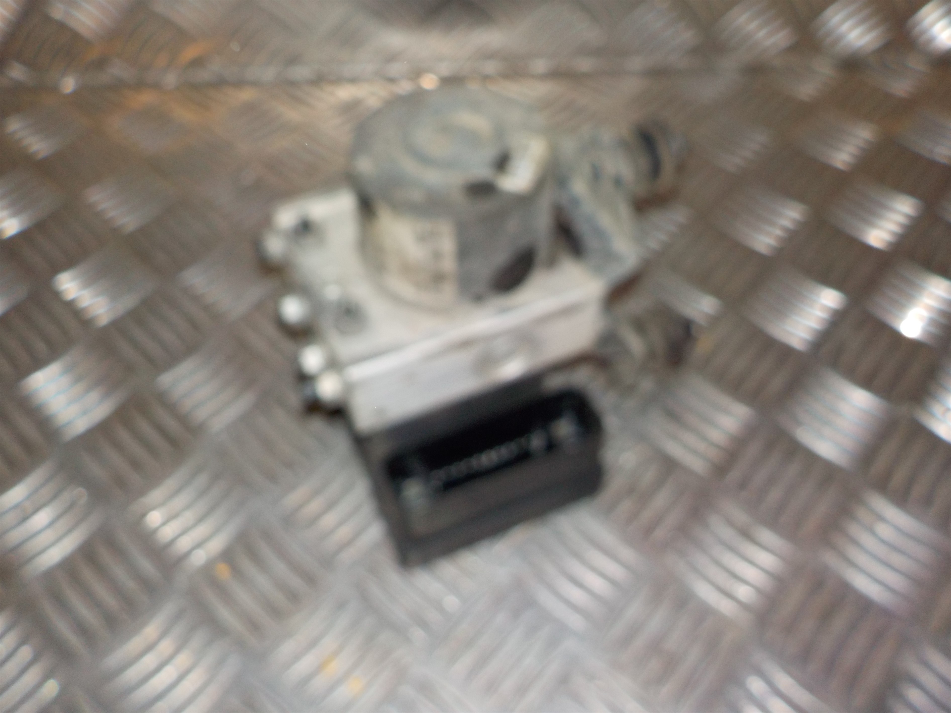 2K0907379A : ABS Pumpe - Autoparts24