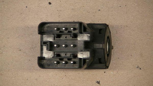Ignition switch contact