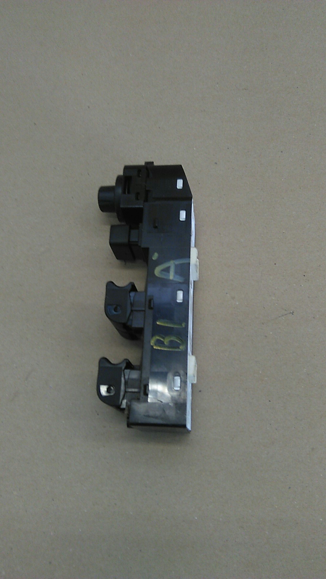 GENUINE Power Window Switch Front Left Mazda 3 (BM, BN) 2015