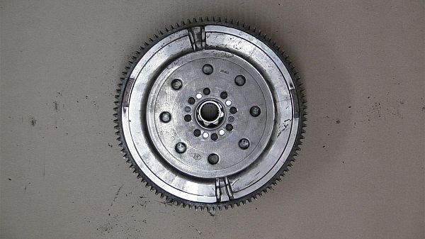 Flywheel + clutch TOYOTA RAV 4 IV (_A4_)