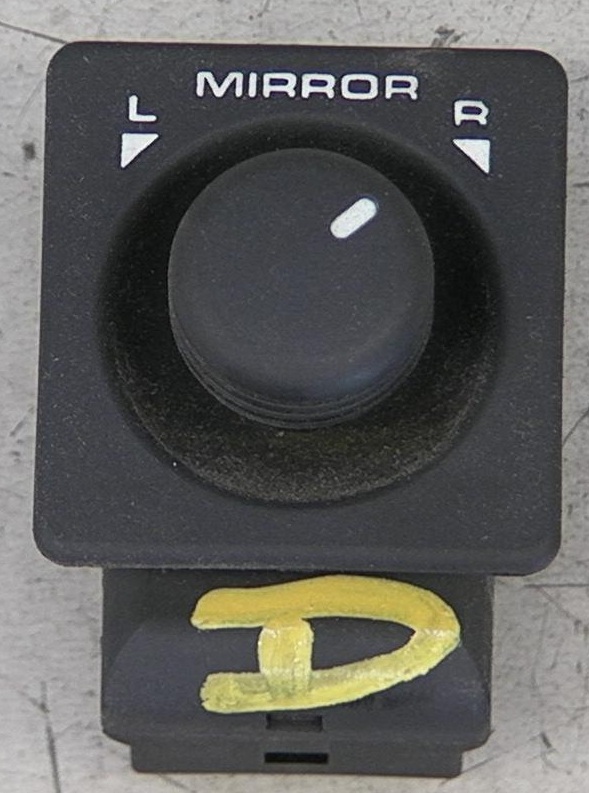 Lusterka boczne – pokrętło przełącznika regulacji LAND ROVER DISCOVERY Mk II (L318)