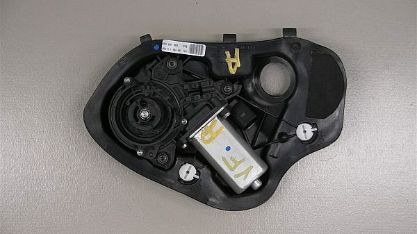 Door soft close latching motor