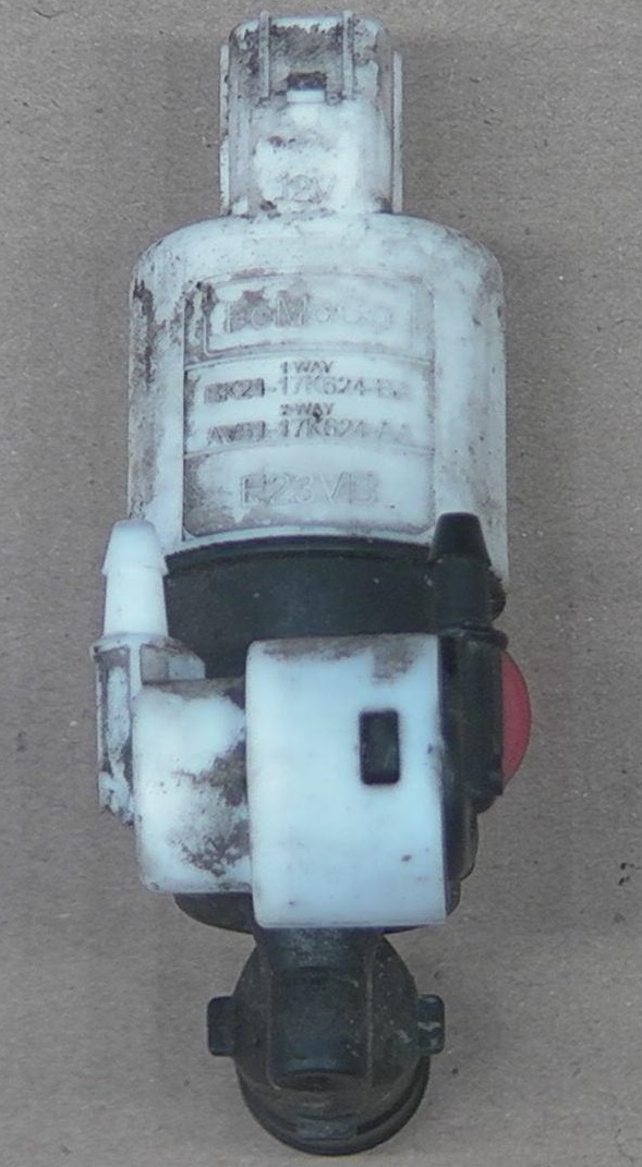 Ruitensproeier pomp / motor VOLVO V60 I (155, 157)