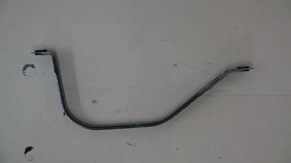 Fuel tank mounting bracket